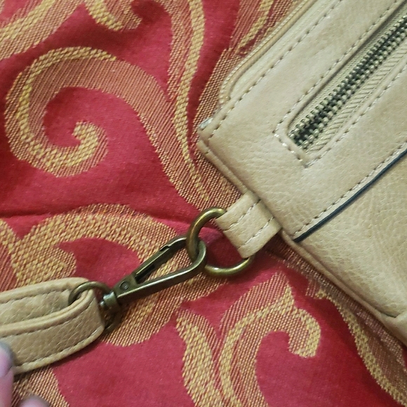 Revive vintage Tan vegan leather crossbag NWOT - Picture 8 of 8